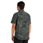 camisa de manga corta con botones de sotavento camuflaje ápice Dakine hombres ropa 2VTF0X64 - Image 2